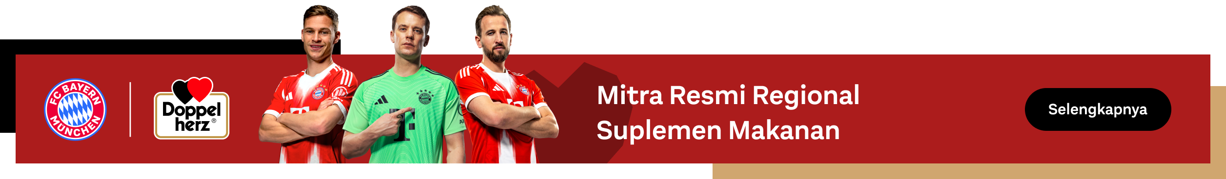 Tiga pemain FC Bayern ditampilkan di latar depan. Di sebelah mereka terdapat logo FC Bayern München dan Doppelherz serta teks: "Mitra Resmi Regional Suplemen Makanan". Tombol hitam bertuliskan "Selengkapnya".